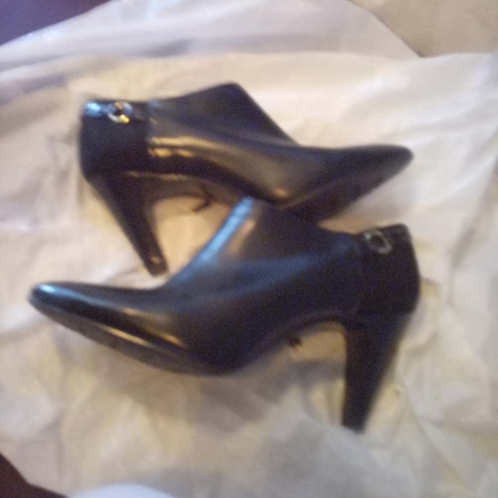 Very Good Condition Bandolino Size 8